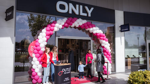 Lifestyle fashion and denim store ONLY opened its doors